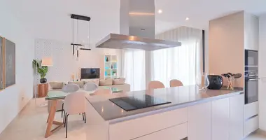 3 bedroom apartment in Estepona, Spain