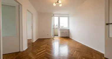 Mieszkanie 3 pokoi w Warszawa, Polska