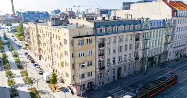 Mieszkanie 4 pokoi w Konstantynów Łódzki, Polska