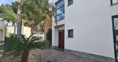 4 bedroom house in Calp, Spain