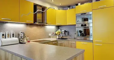 Apartamento 4 habitaciones en Kladno, Chequia