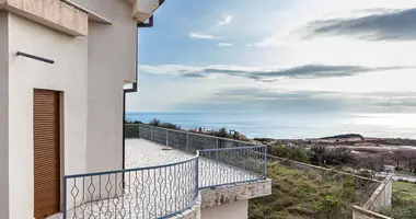 Wohnung 4 Schlafzimmer in Montenegro