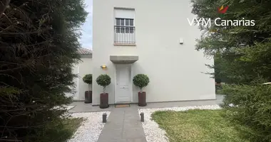 Villa 4 bedrooms in Miraverde, Spain