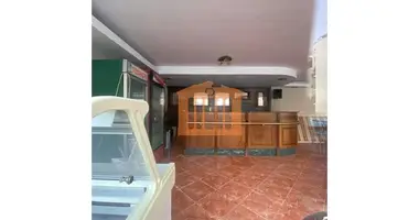 Commercial property 84 m² in Albania