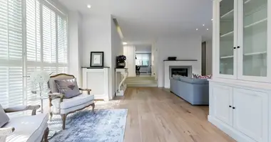4 bedroom house in Warsaw, Poland