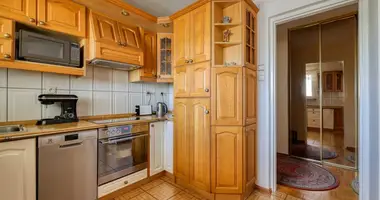 Mieszkanie 3 pokoi w Warszawa, Polska