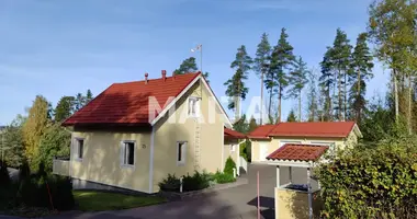 Dom 4 pokoi w Kouvola sub region, Finlandia