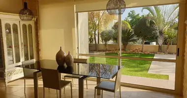 5 bedroom house in Demos Agiou Athanasiou, Cyprus