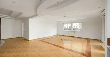 Mieszkanie 3 pokoi w Warszawa, Polska