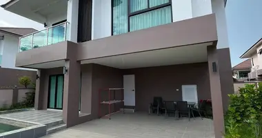 Haus 4 Schlafzimmer in Huai Yai, Thailand