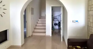 3 bedroom apartment in Kamares, Cyprus