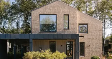 Коттедж 3 комнаты в Сабурово, Россия