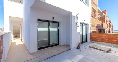 Mieszkanie 3 pokoi w Torrevieja, Hiszpania
