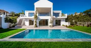 5 bedroom house in Ricmar, Spain