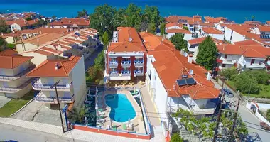 Hotel 24 habitaciones en Polychrono, Grecia