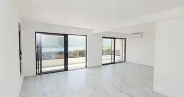 Mieszkanie 4 pokoi w Kumbor, Czarnogóra