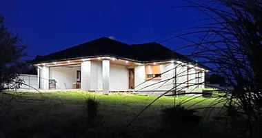 Maison dans Dziadowice Folwark, Pologne