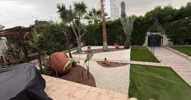 villa de 5 dormitorios en Larnaca, Chipre