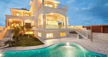 Villa in Agios Tychonas, Zypern