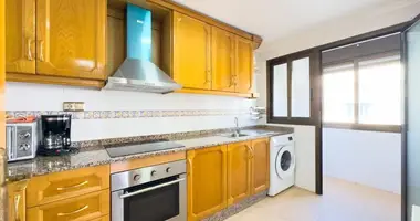 Apartamento 4 habitaciones en Torrevieja, Španjolska