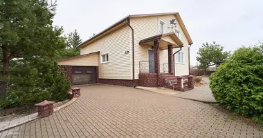 Dom w Dabryniouski sielski Saviet, Białoruś