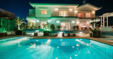 6 bedroom house in Demos Agiou Athanasiou, Cyprus