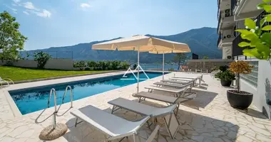 Wohnung 4 zimmer in Dobrota, Montenegro