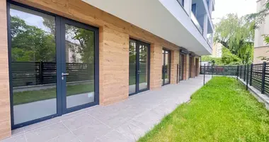 Commercial property 76 m² in Warsaw, Poland