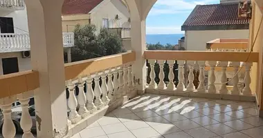 Квартира 2 комнаты в Петровац, Черногория