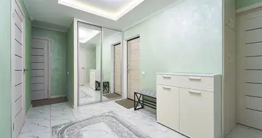 Wohnung 4 zimmer in Minsk, Belarus