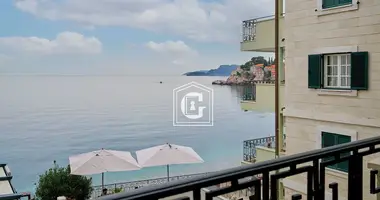 Квартира 4 комнаты в Свети-Стефан, Черногория