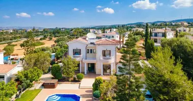 Mieszkanie 4 pokoi w Kouklia, Cypr