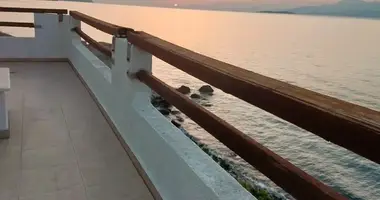 Haus 5 Schlafzimmer in Loutraki Perachora Agioi Theodoroi Municipality, Griechenland