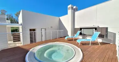 3 bedroom apartment in San Pedro Alcantara, Spain