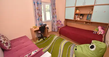Квартира 3 спальни в Херцег-Нови, Черногория