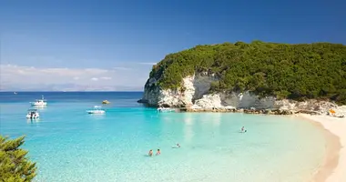 Plot of land in Antipaxos, Greece