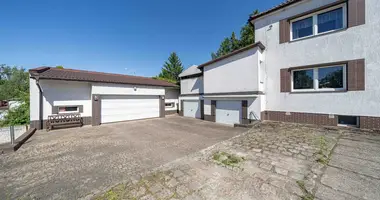 Casa en Murowana Goslina, Polonia
