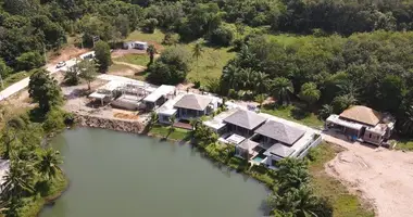 Villa 4 bedrooms in Choeng Thale, Thailand