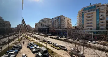 Propiedad comercial 120 m² en Bashkia Vlore, Albania