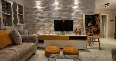 2 bedroom apartment in Tirana Municipality, Albania