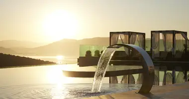 Дом 4 комнаты в Миляс, Турция