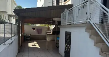 Dom 4 pokoi w Strovolos, Cypr