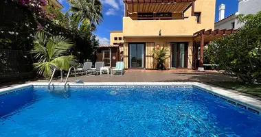 Villa 5 zimmer in Urbanizacion El Guincho, Spanien
