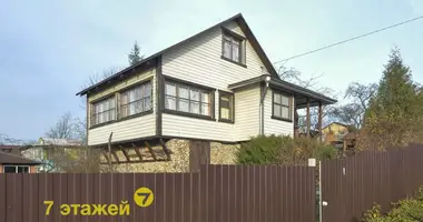 Casa en Ratamka, Belarús