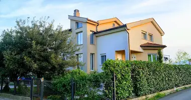 Villa 5 bedrooms in Montenegro