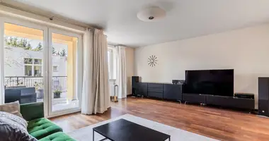 Mieszkanie 2 pokoi w Warszawa, Polska