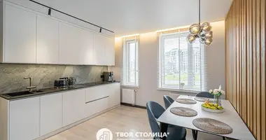Appartement 3 chambres dans Kopishche, Bélarus