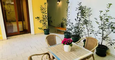 Mieszkanie 5 pokojów w Petrovac, Czarnogóra