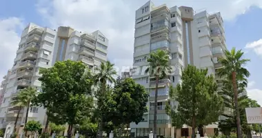 Apartamento 4 habitaciones en Muratpasa, Turquía