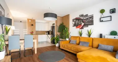 Wohnung 4 zimmer in Warschau, Polen